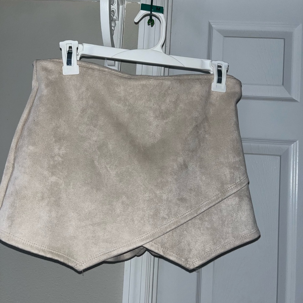 Chic Cream Skort
